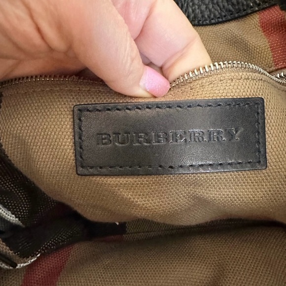 Authentic Burberry Maidstone Bag in Very Good Condition - Picture 6 of 11